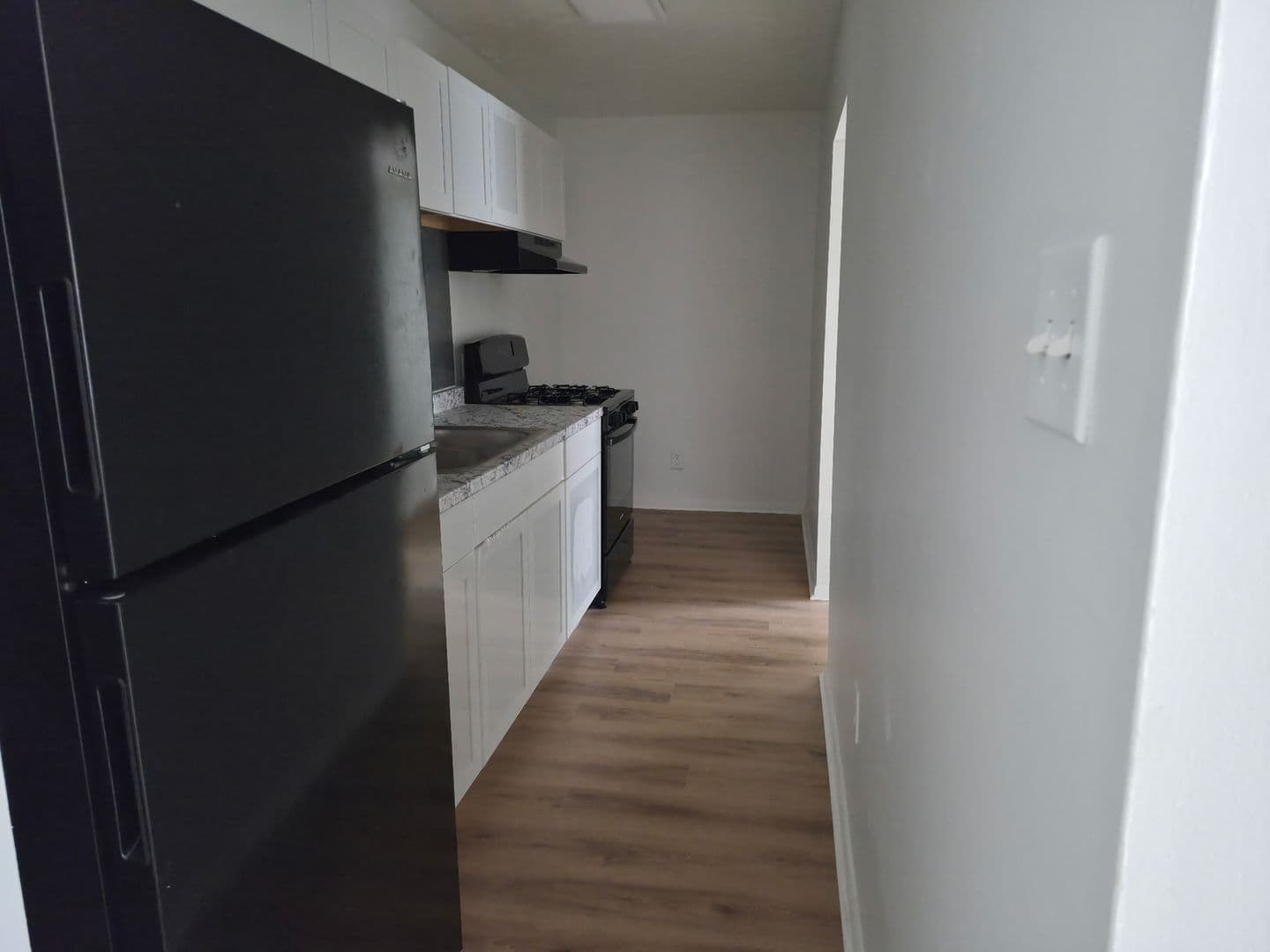 Martinsville Apartment: 755 Stultz Rd