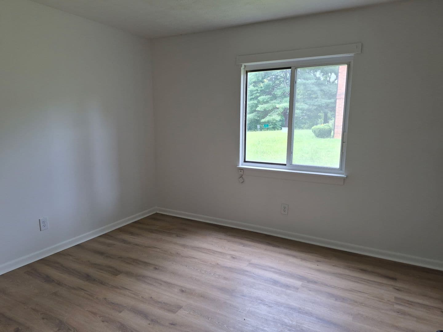 Martinsville Apartment: 755 Stultz Rd