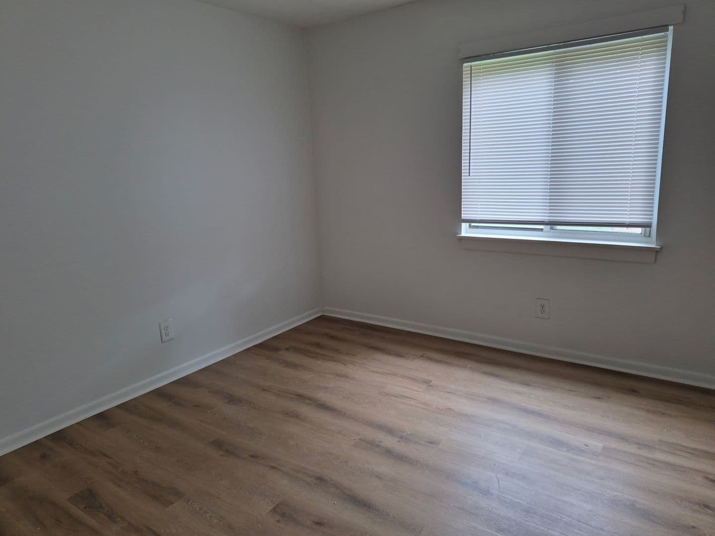 Martinsville Apartment: 755 Stultz Rd