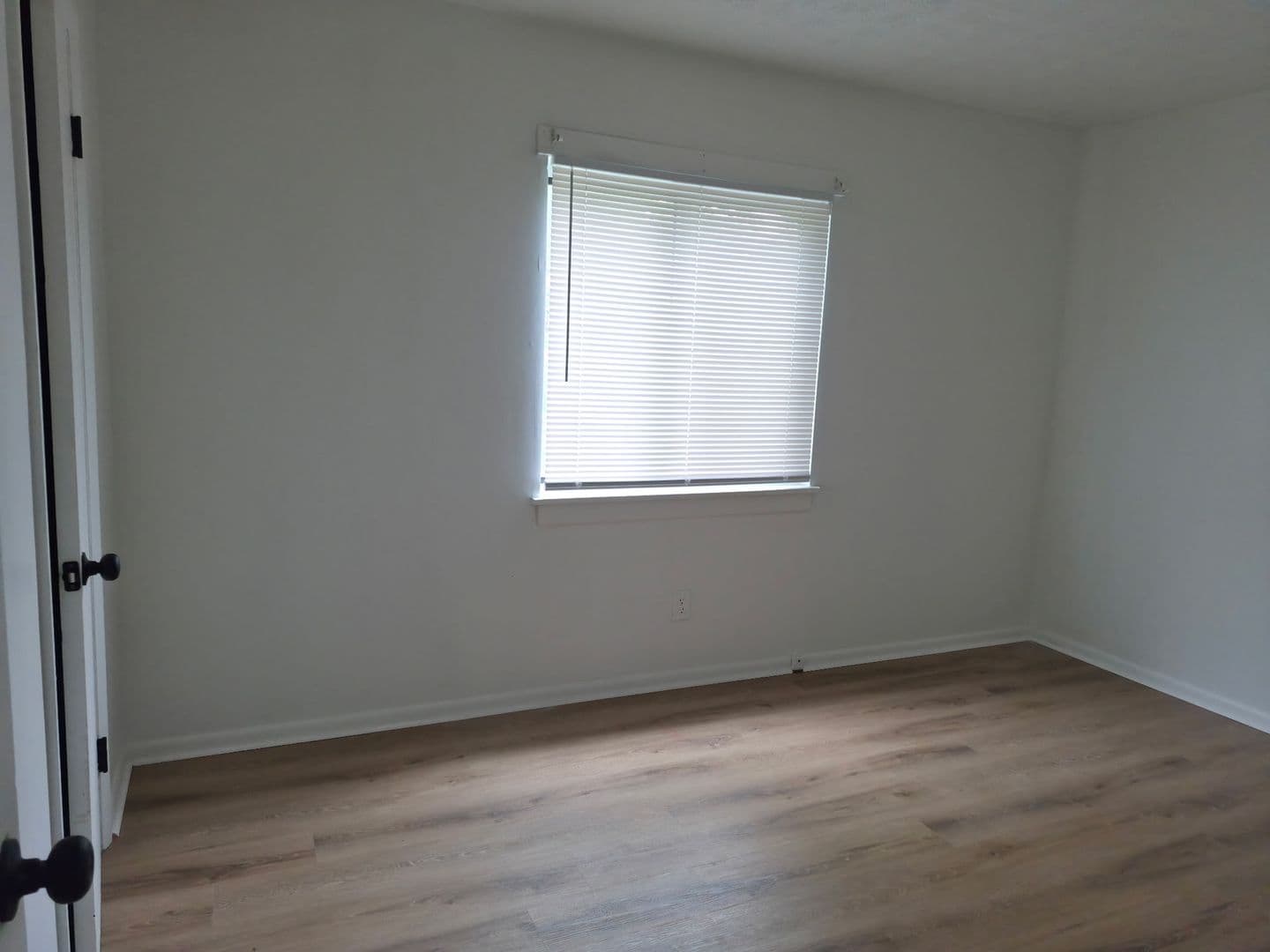 Martinsville Apartment: 755 Stultz Rd