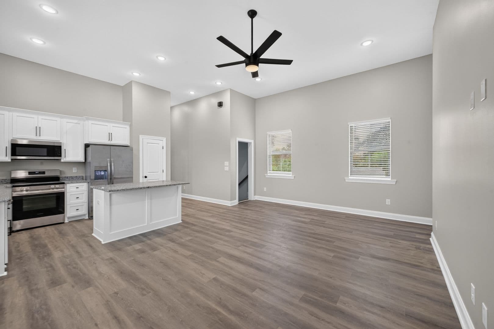 Augusta Apartment: 517 Dupont Drive