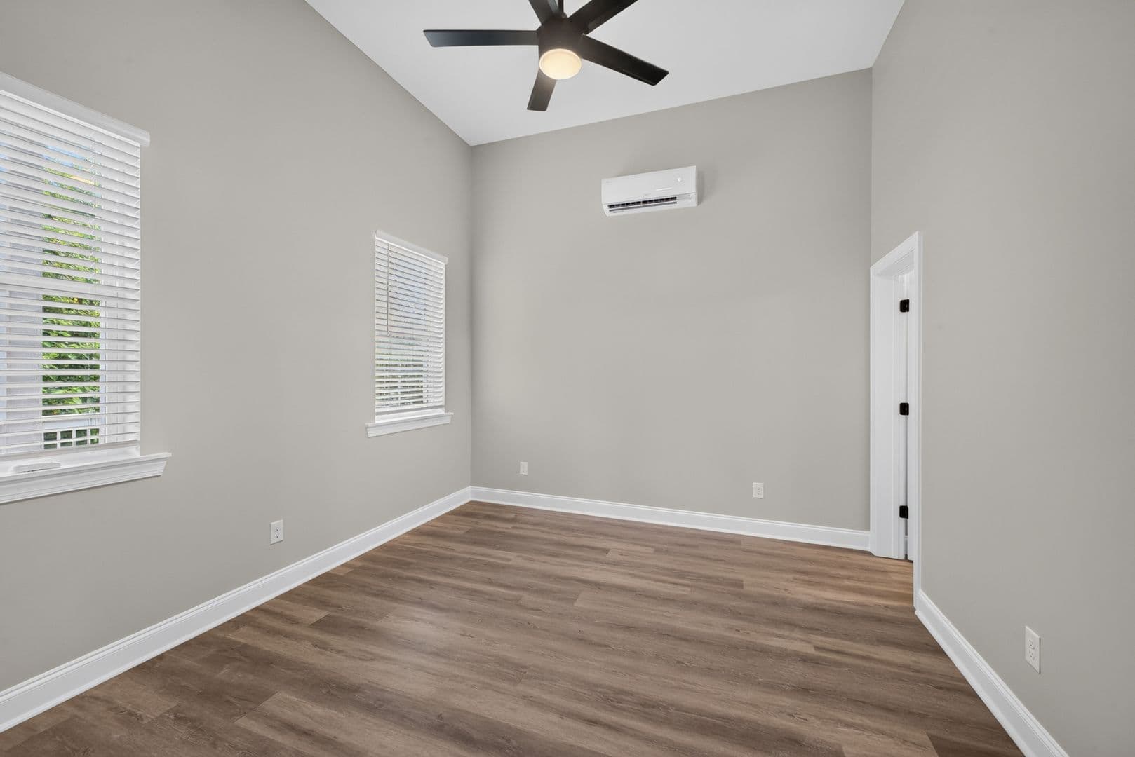 Augusta Apartment: 517 Dupont Drive