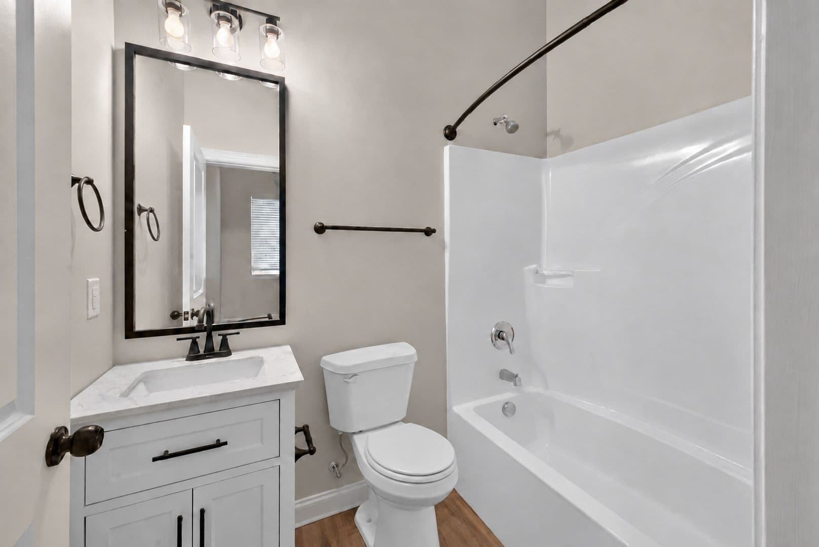 Augusta Apartment: 517 Dupont Drive