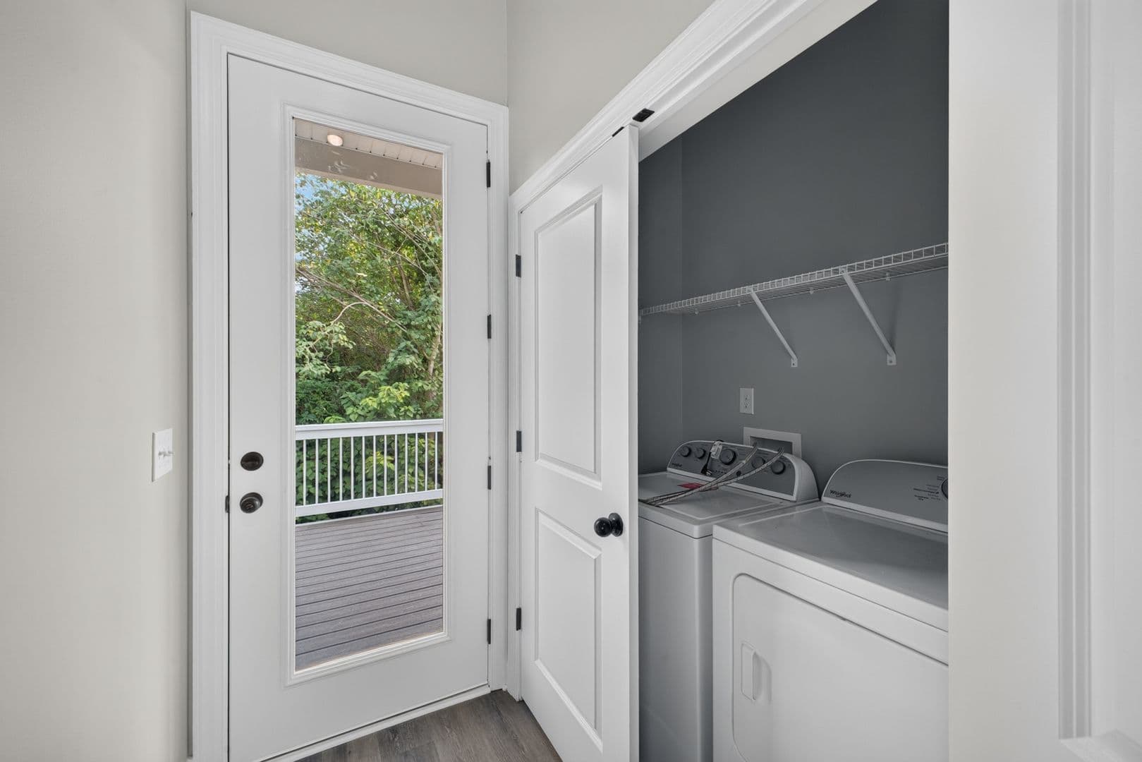 Augusta Apartment: 517 Dupont Drive