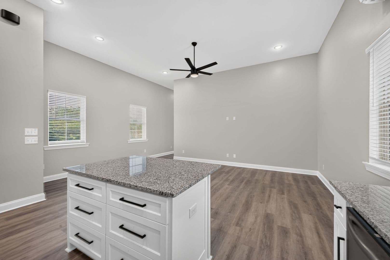Augusta Apartment: 517 Dupont Drive