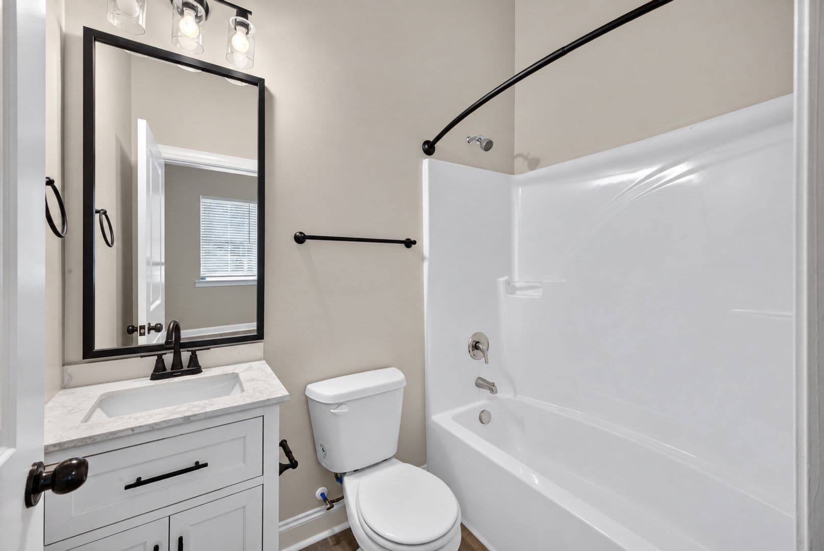 Augusta Apartment: 517 Dupont Drive