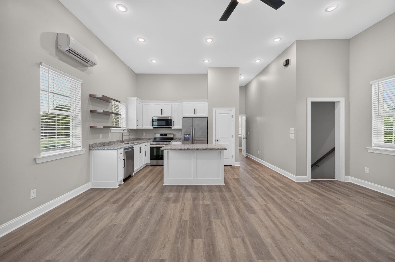 Augusta Apartment: 517 Dupont Drive