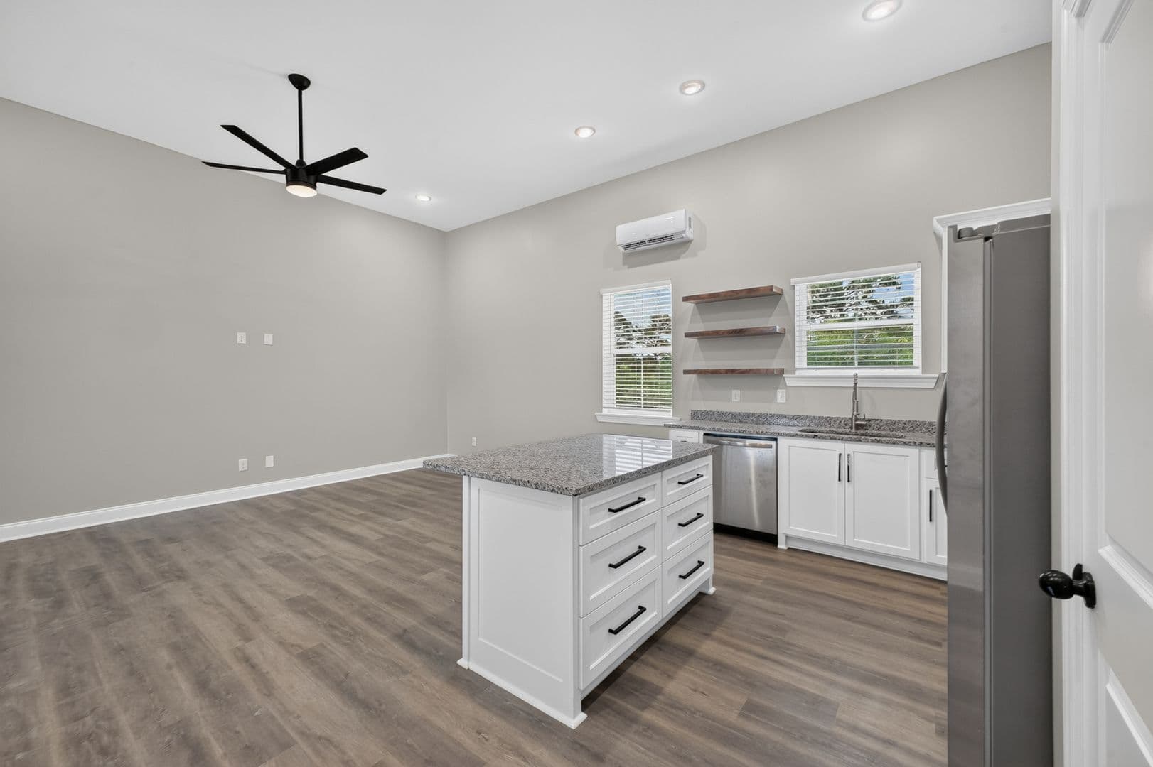 Augusta Apartment: 517 Dupont Drive