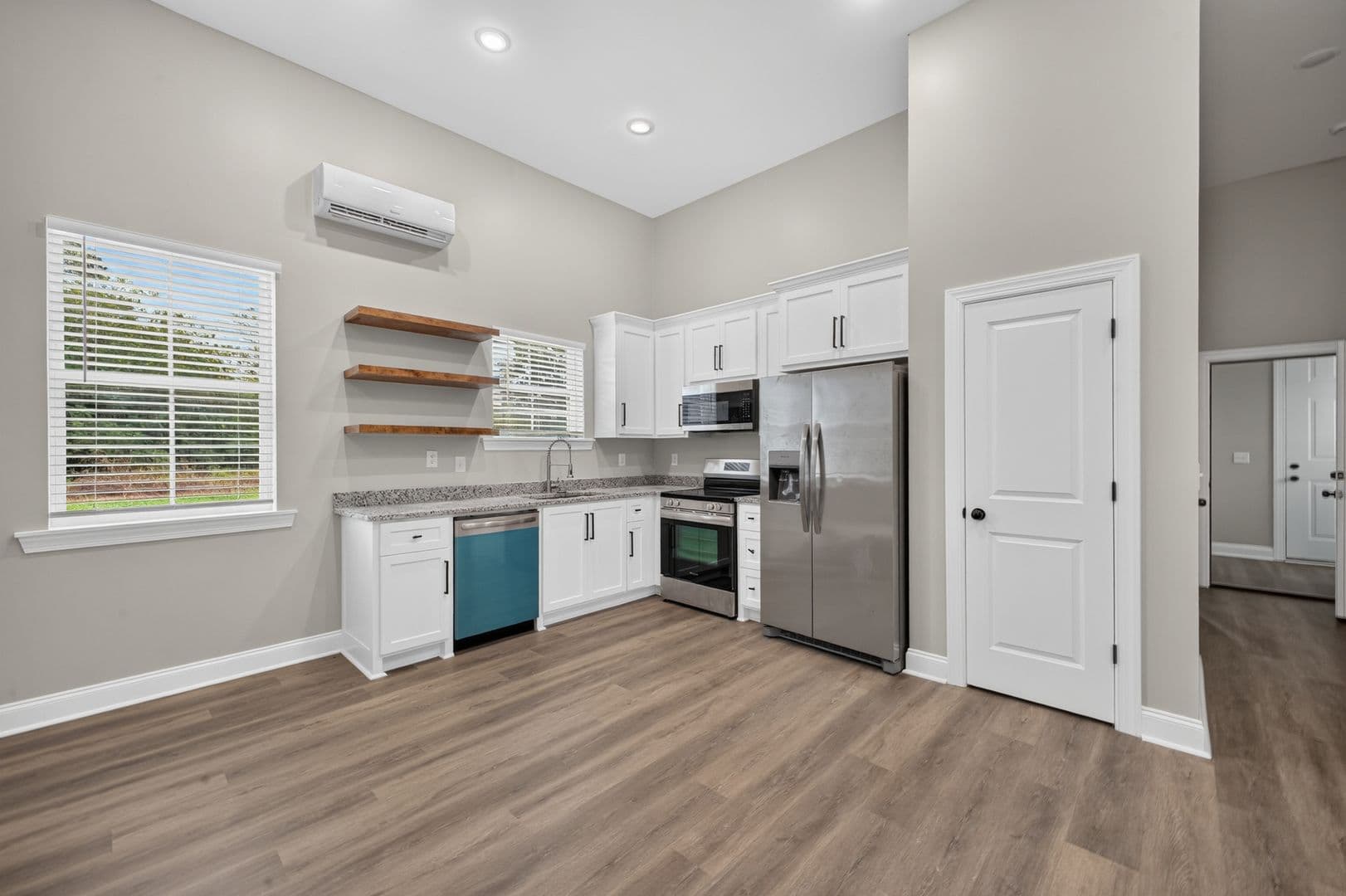 Augusta Apartment: 517 Dupont Drive