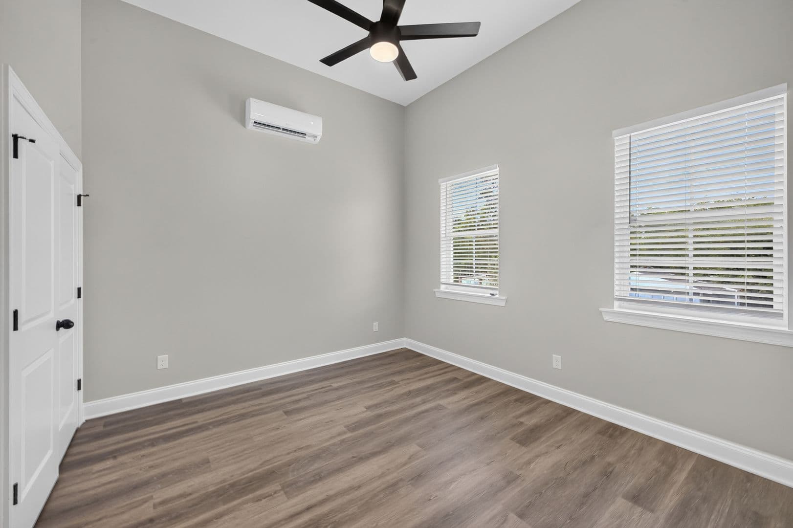 Augusta Apartment: 517 Dupont Drive