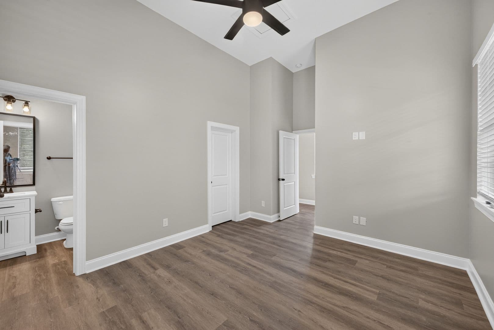 Augusta Apartment: 517 Dupont Drive