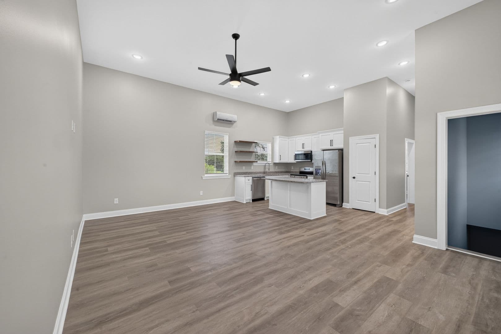 Augusta Apartment: 517 Dupont Drive