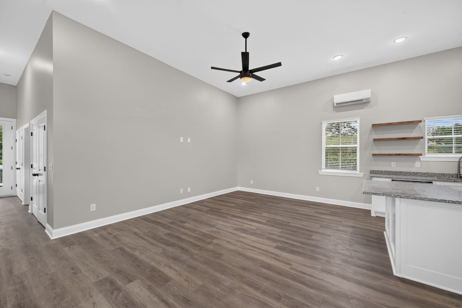 Augusta Apartment: 517 Dupont Drive