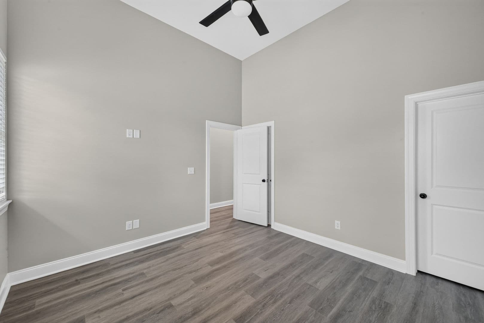 Augusta Apartment: 517 Dupont Drive