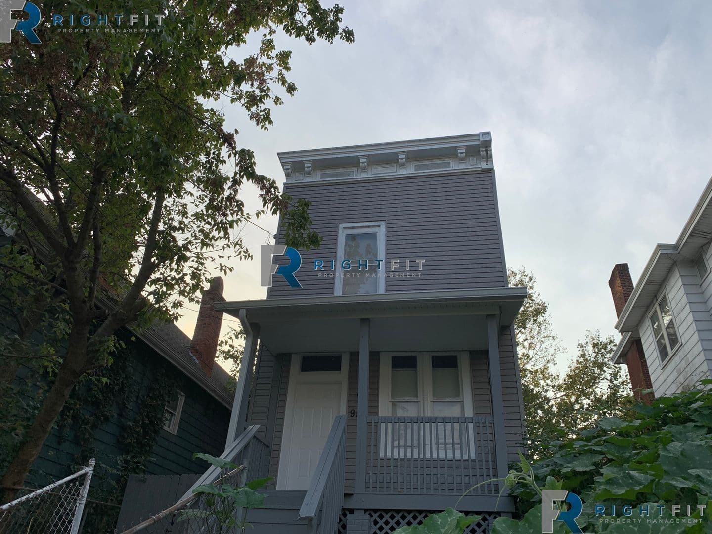Cincinnati House: 957 Fairbanks Ave