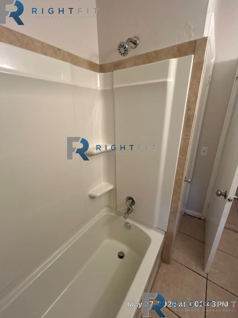 Jacksonville Apartment: 1162-1164 E. 16th Street