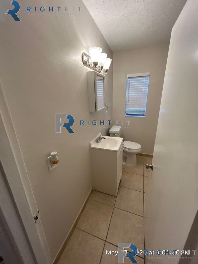Jacksonville Apartment: 1162-1164 E. 16th Street