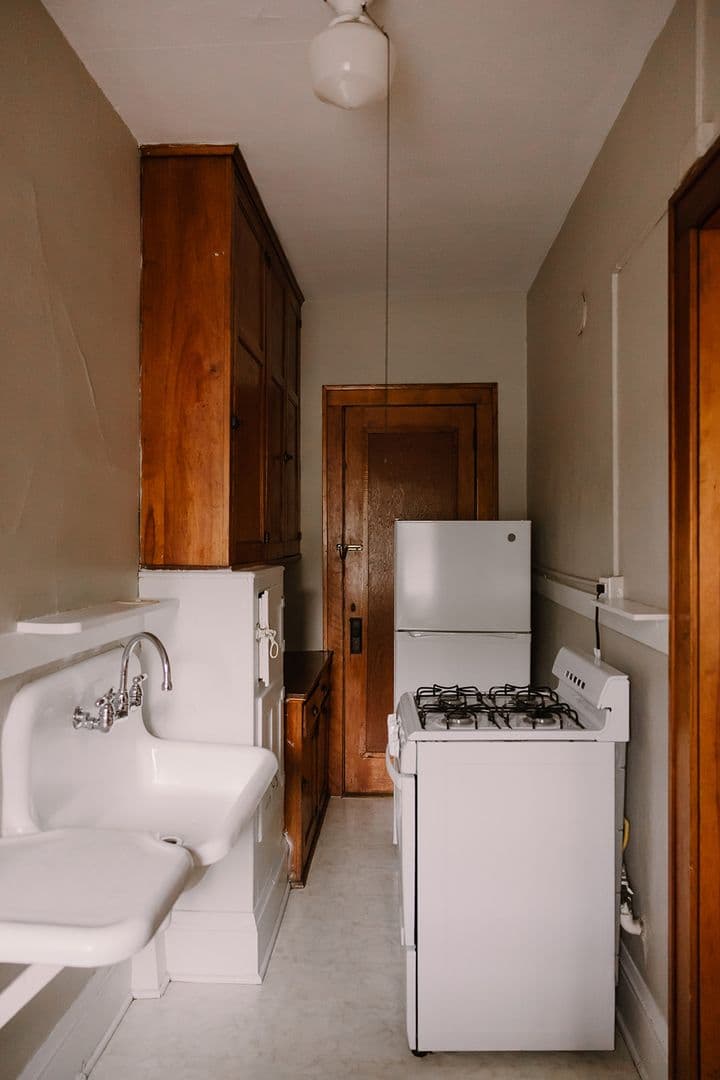 Minneapolis Apartment: 3219 Lyndale Ave S