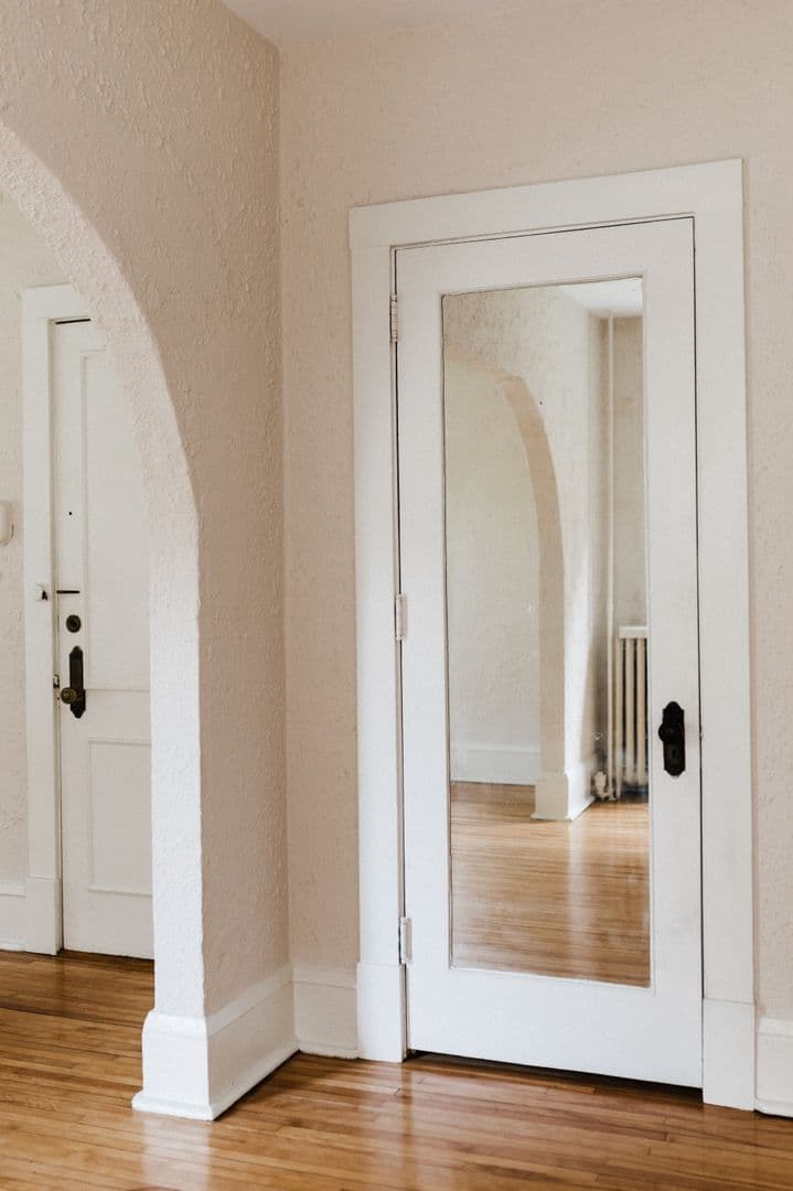 Minneapolis Apartment: 4312 Linden Hills Boulevard