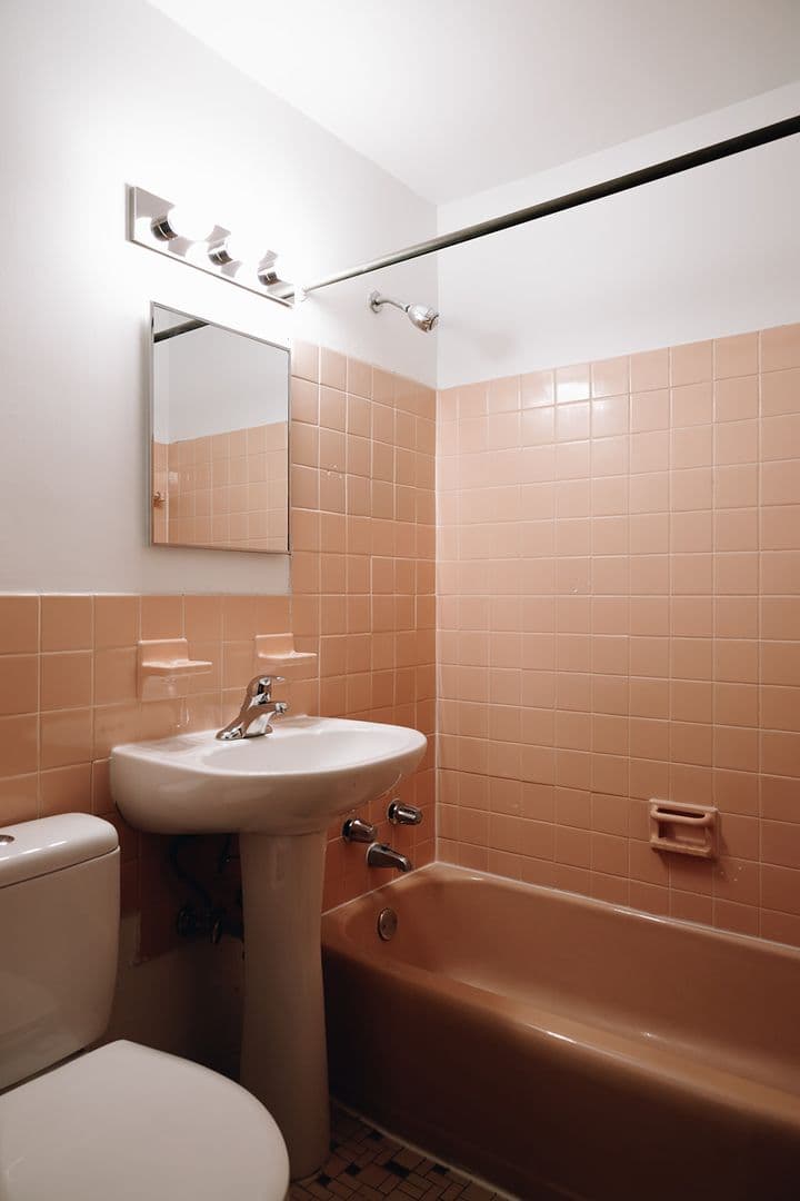 Minneapolis Apartment: 3615 Grand Avenue South