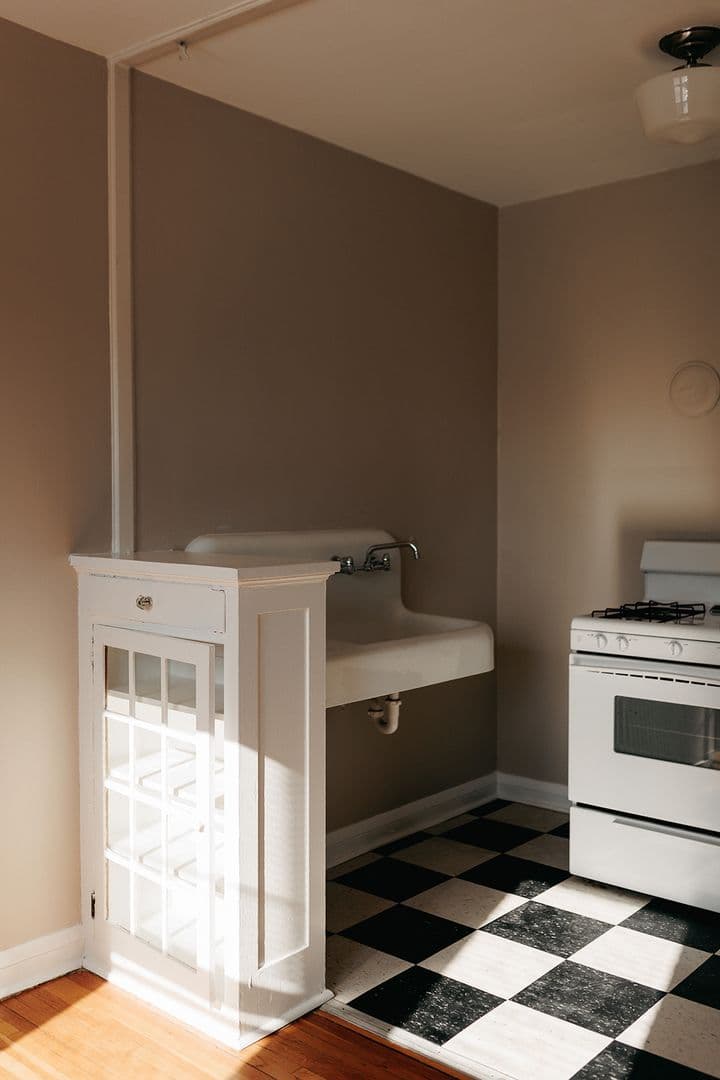 Minneapolis Apartment: 3538 Grand avenue South