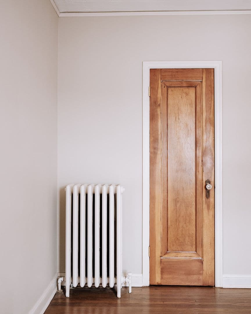 Minneapolis Apartment: 2549 Harriet Ave