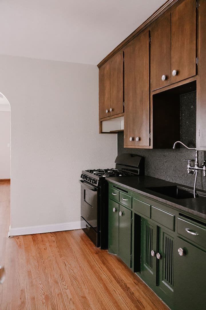 Minneapolis Apartment: 2549 Harriet Ave