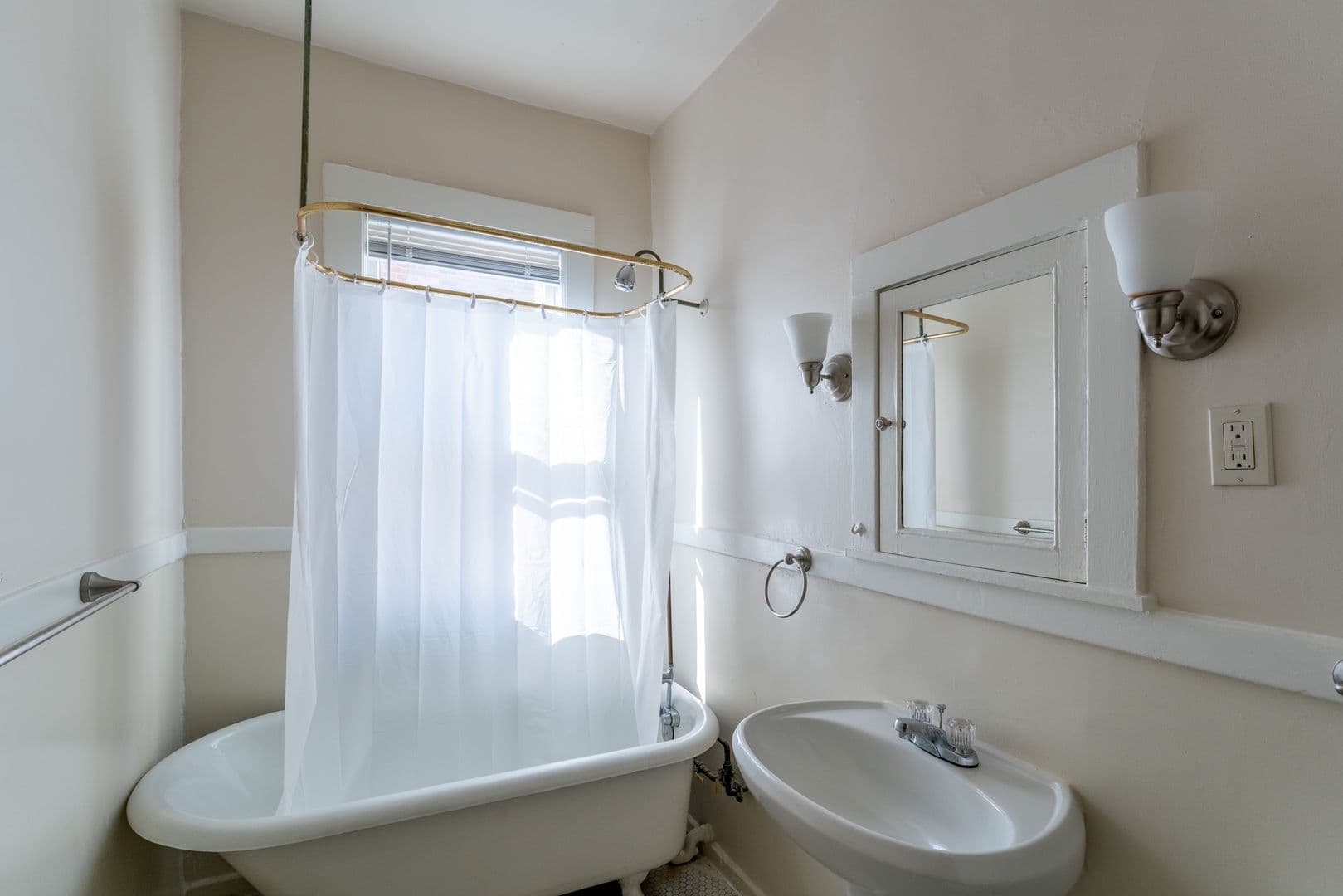 Minneapolis Apartment: 4312 Linden Hills Boulevard