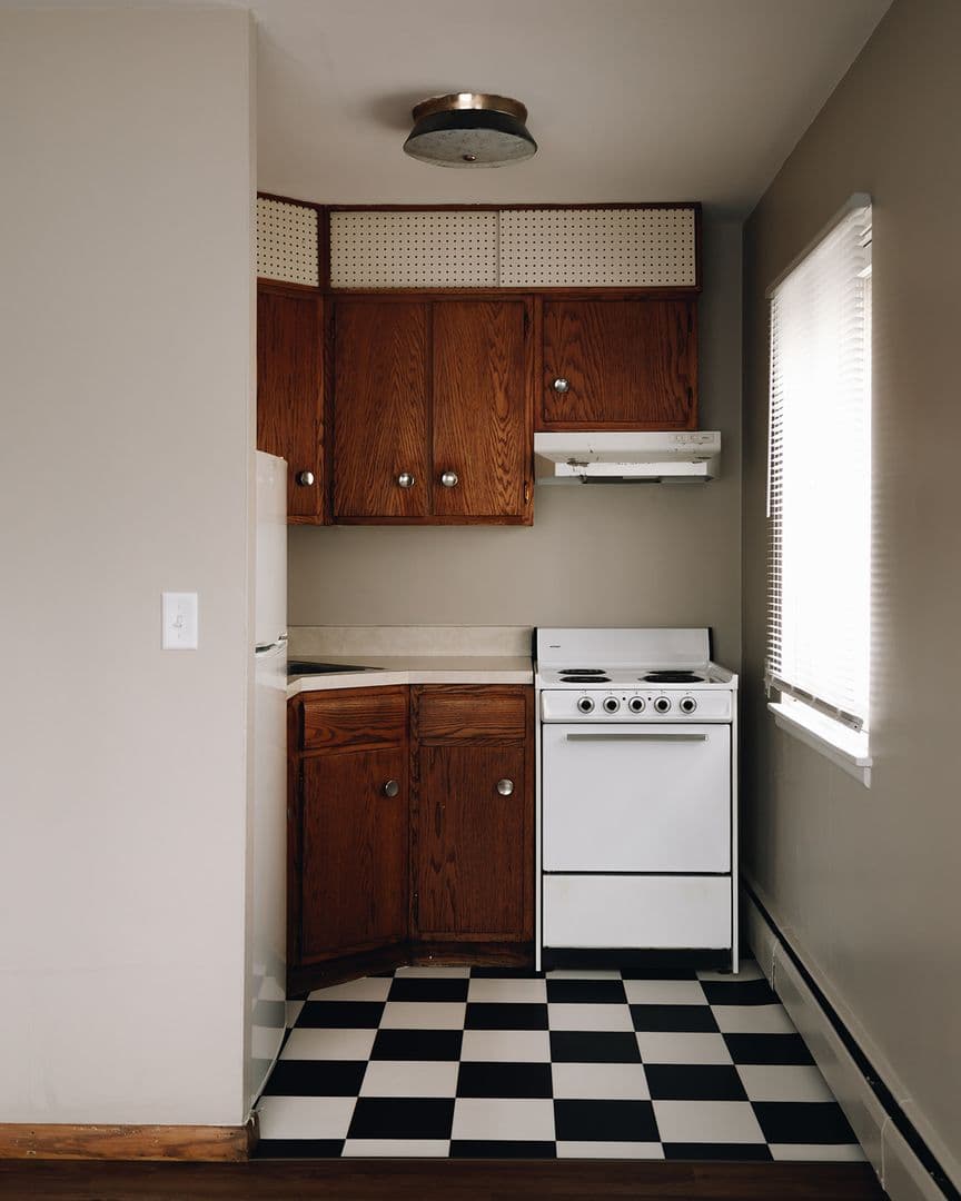 Minneapolis Apartment: 3615 Grand Avenue South