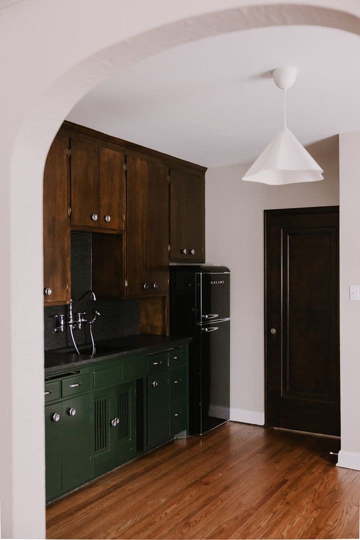 Minneapolis Apartment: 2549 Harriet Ave