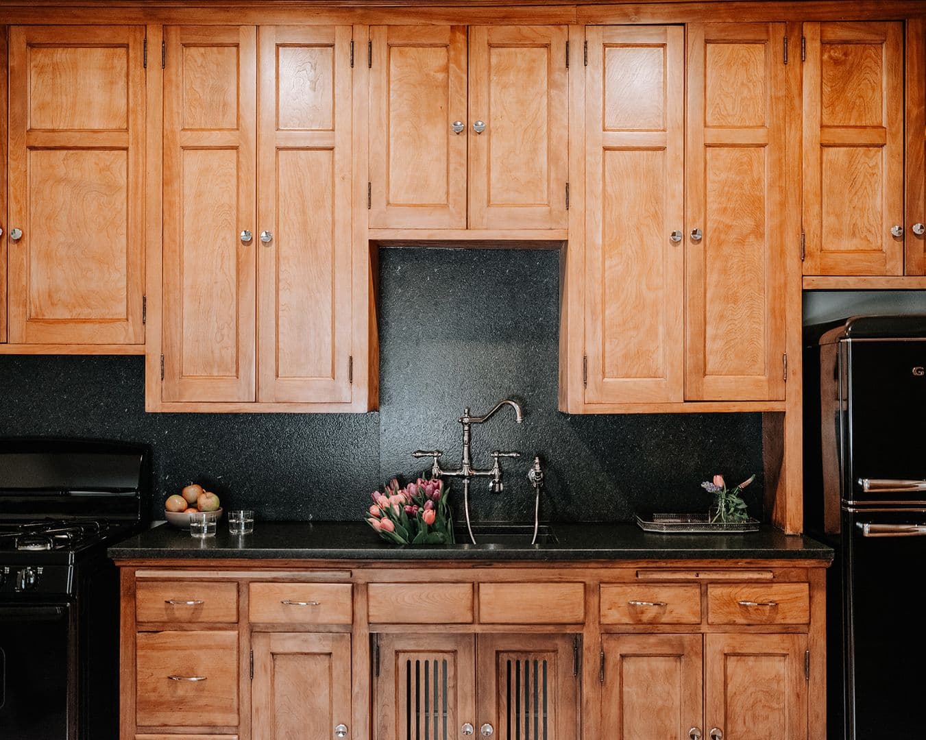 Minneapolis Apartment: 2549 Harriet Ave