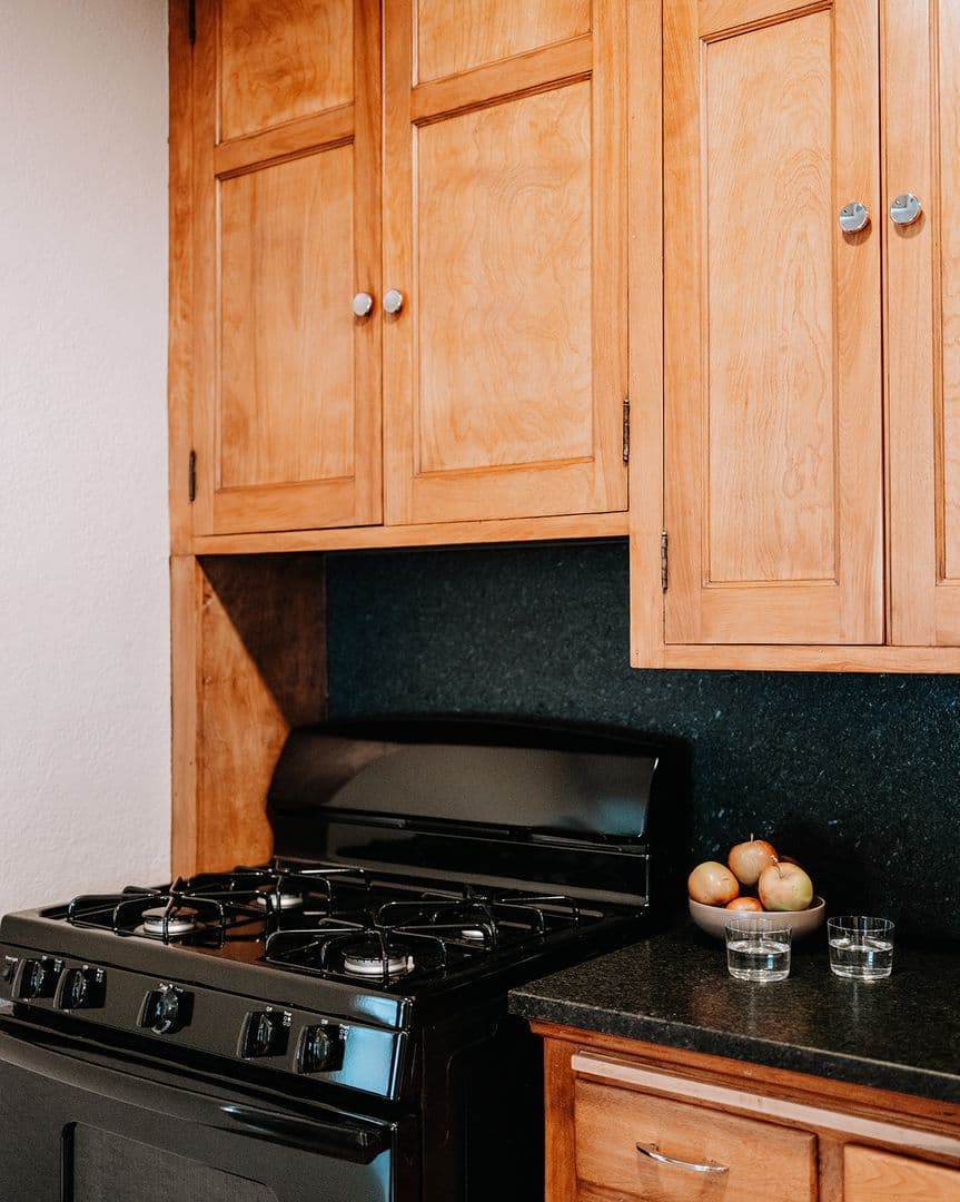 Minneapolis Apartment: 2549 Harriet Ave