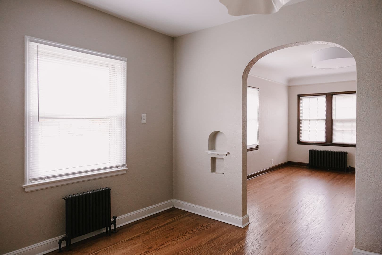 Minneapolis Apartment: 2549 Harriet Ave