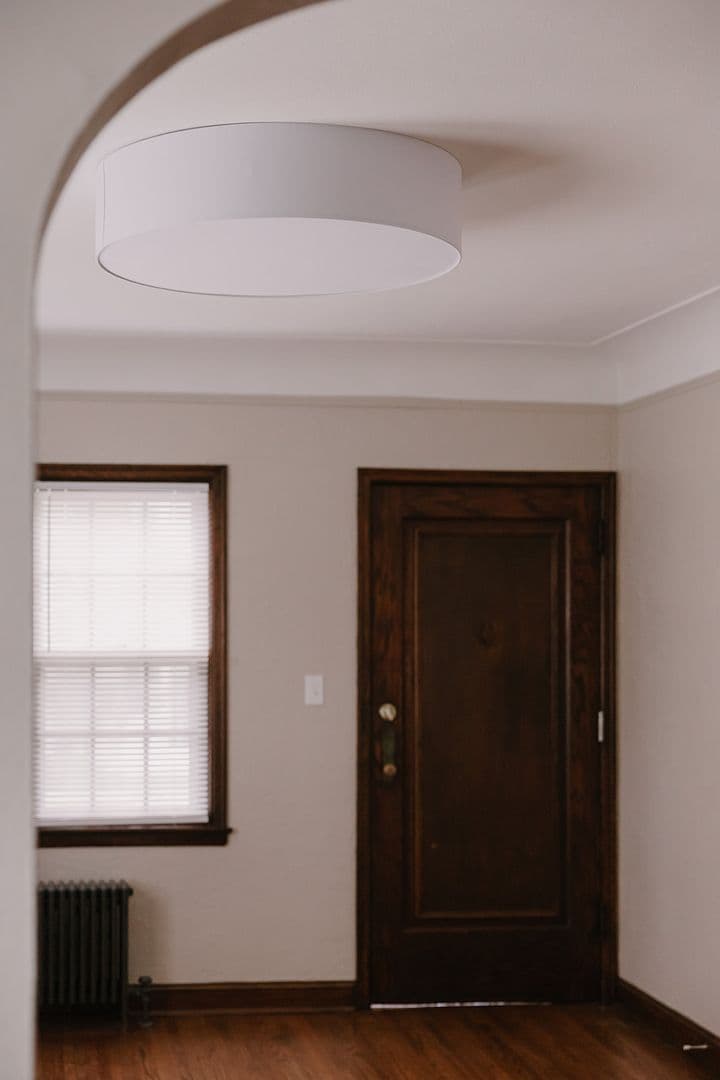 Minneapolis Apartment: 2549 Harriet Ave