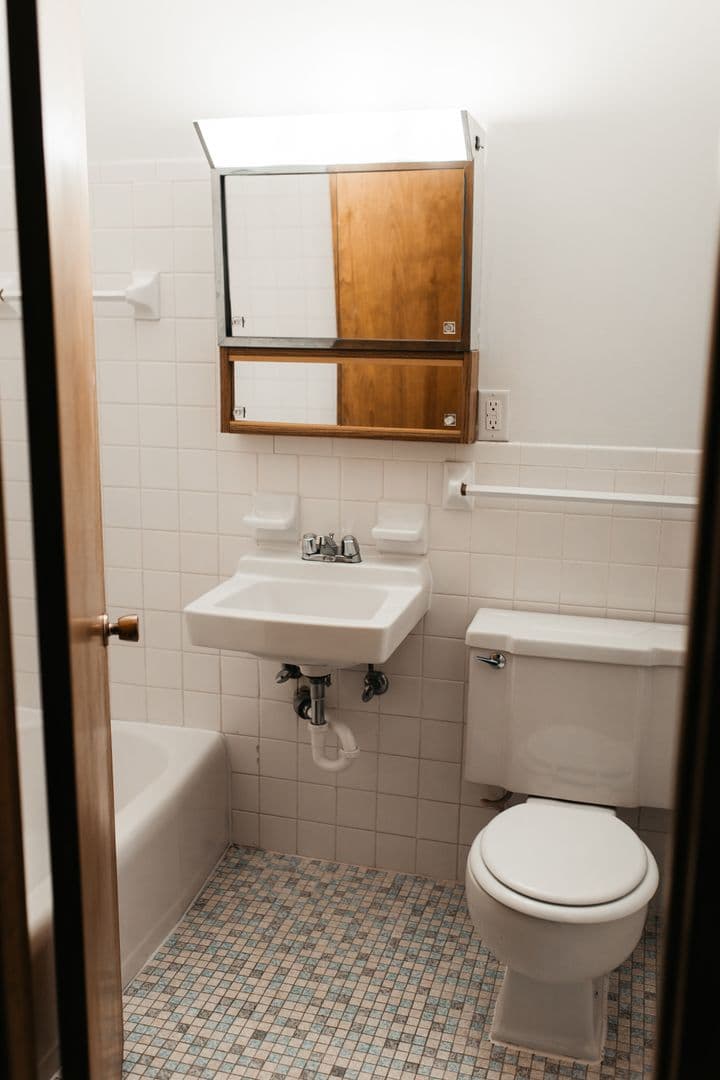 Minneapolis Apartment: 2510-2516 Grand Avenue South