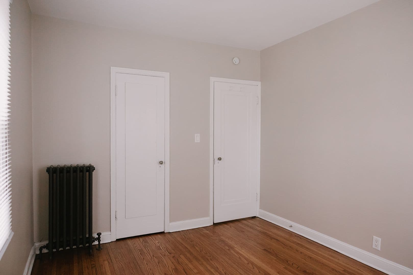 Minneapolis Apartment: 2549 Harriet Ave