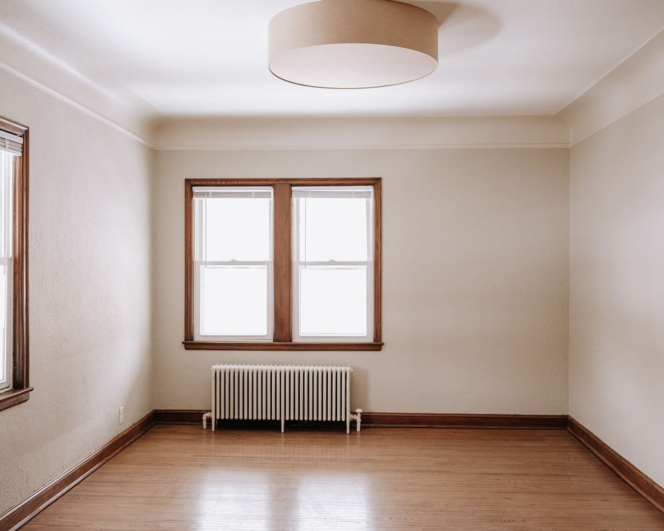 Minneapolis Apartment: 2549 Harriet Ave