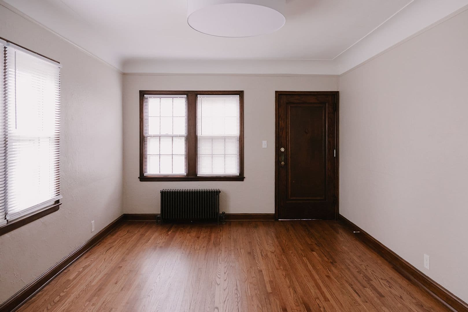 Minneapolis Apartment: 2549 Harriet Ave