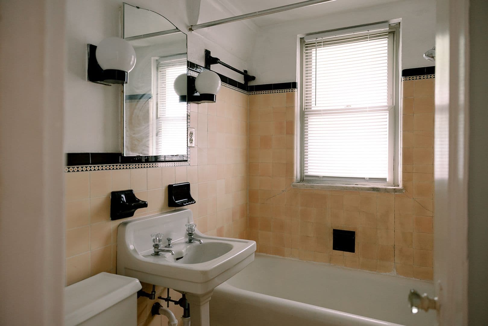 Minneapolis Apartment: 3026 W. Lake Street