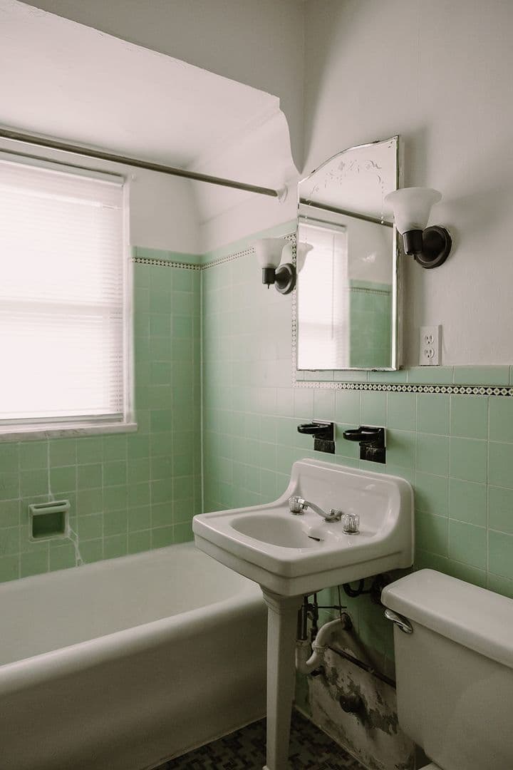 Minneapolis Apartment: 3026 W. Lake Street