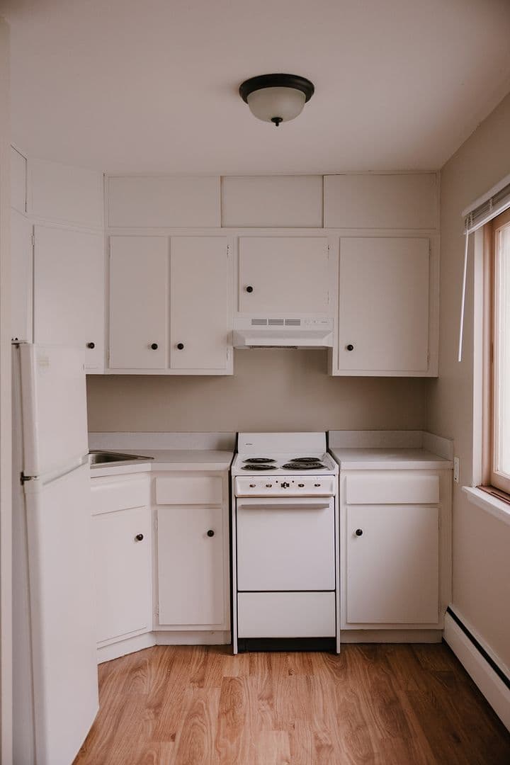 Minneapolis Apartment: 3615 Grand Avenue South