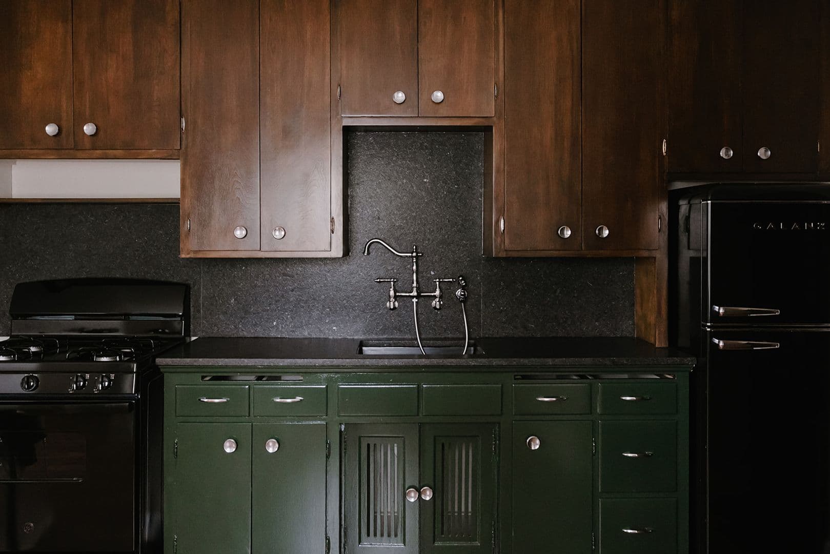Minneapolis Apartment: 2549 Harriet Ave