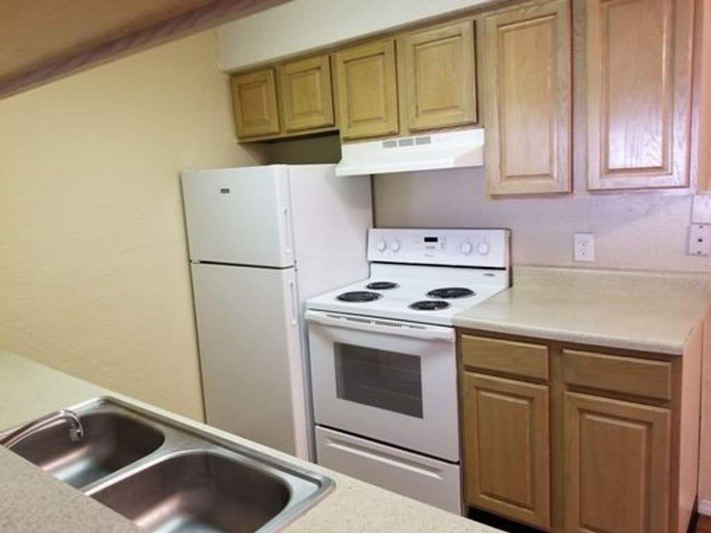 Tulsa Apartment: 1054 E 57th Pl