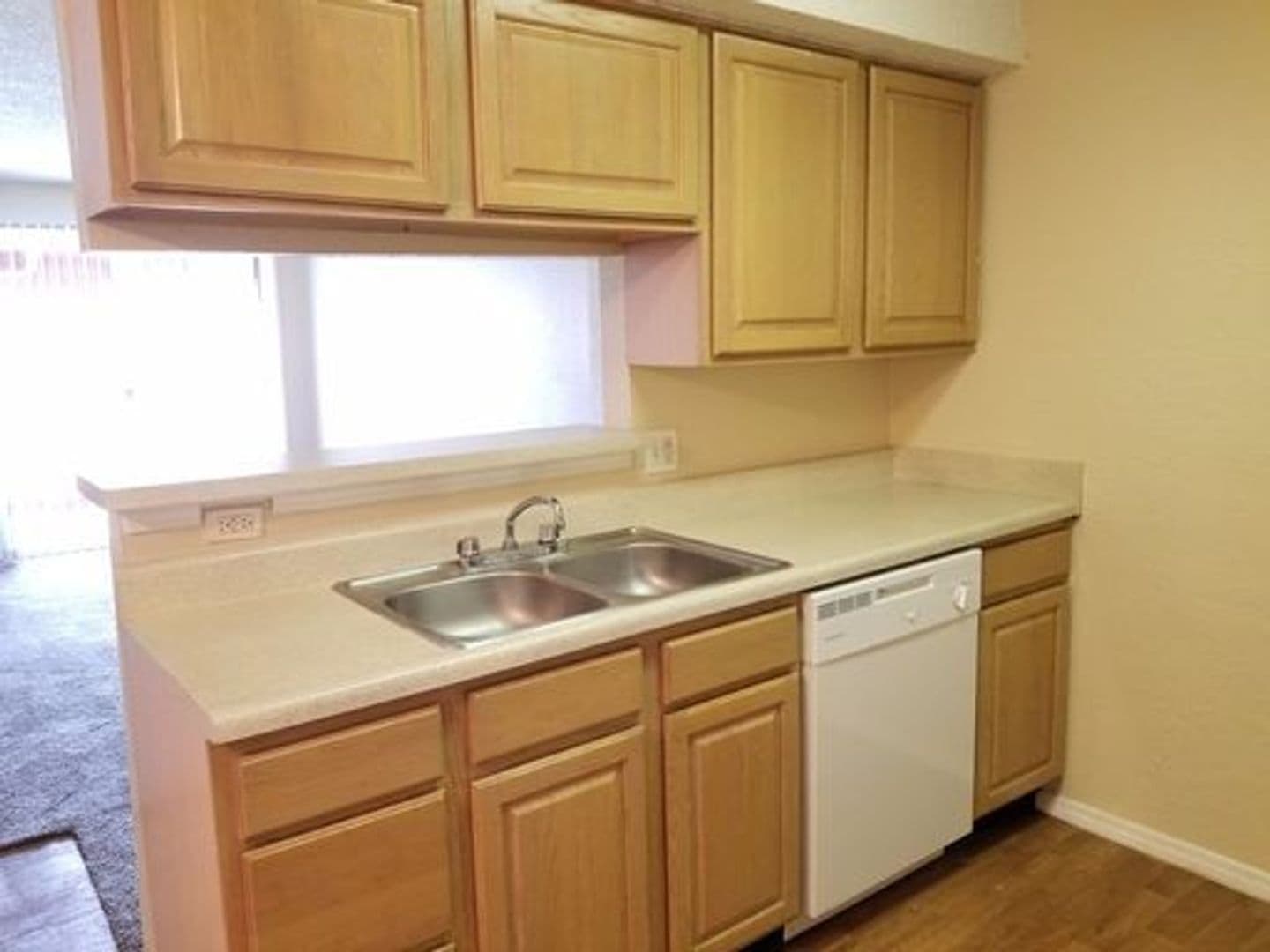 Tulsa Apartment: 1054 E 57th Pl