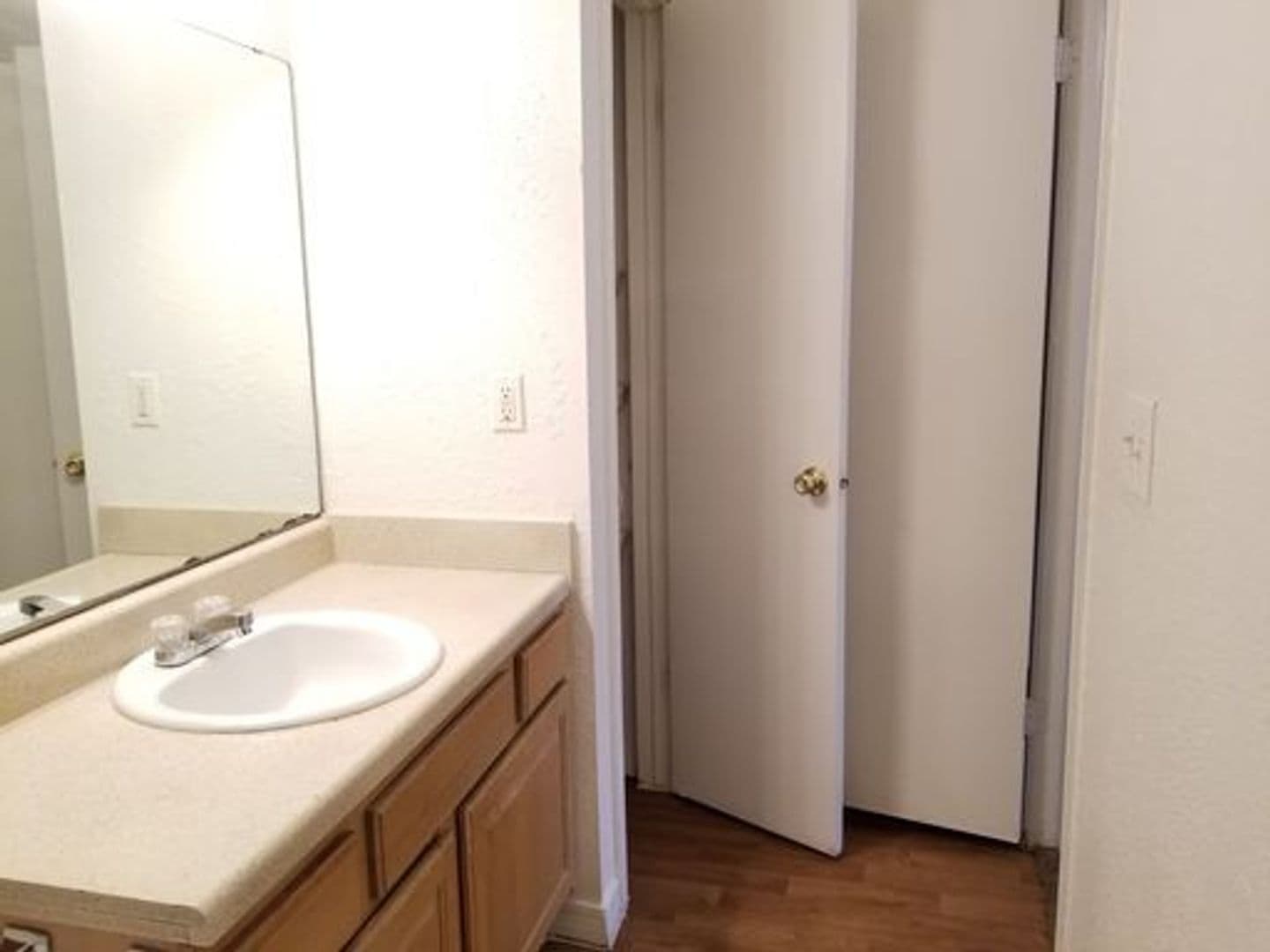Tulsa Apartment: 1054 E 57th Pl