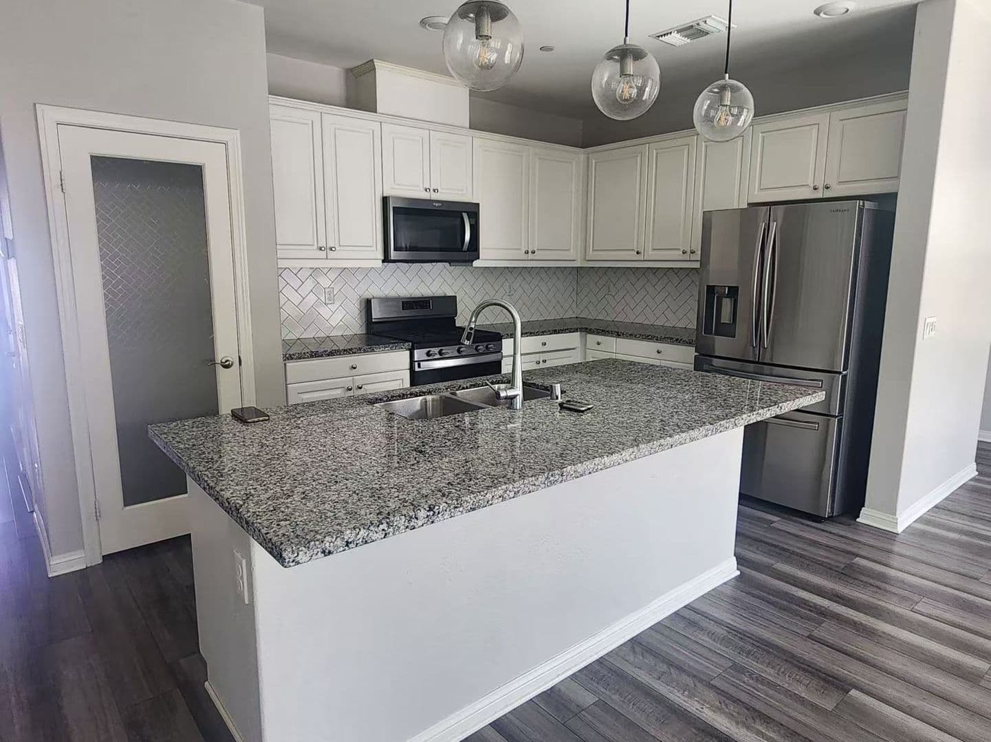 Riverside House: 20565 Lost Creek Road