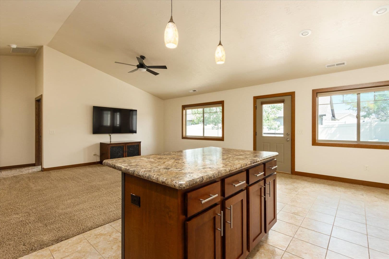 Billings House: 5933 Foxtail Loop West