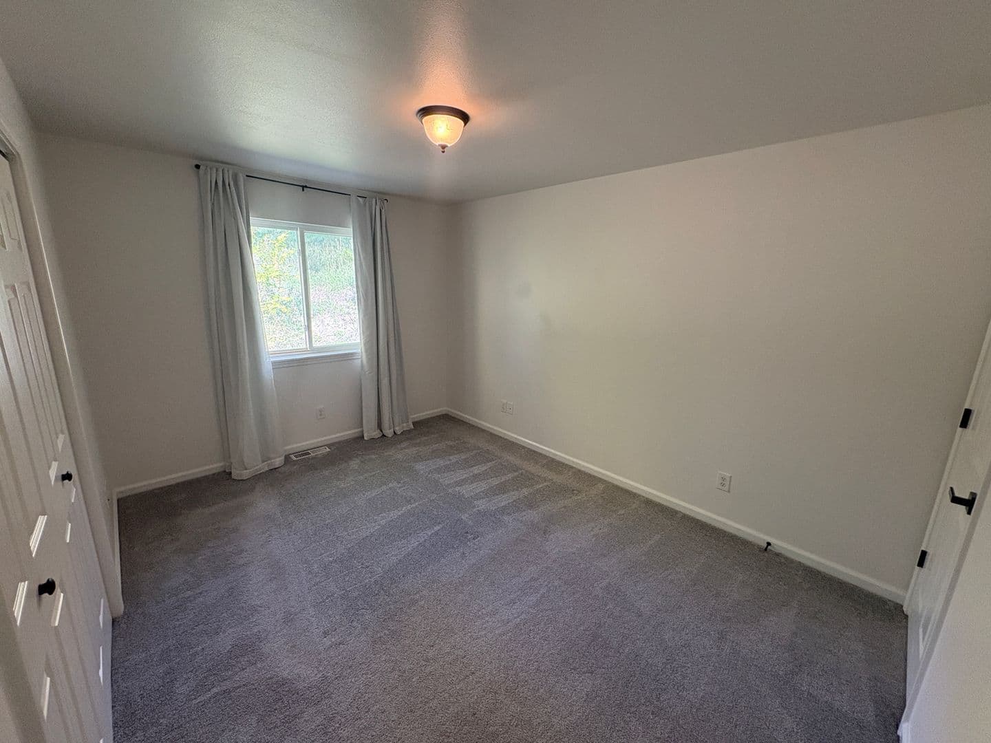Billings House: 1679 Vuecrest Dr