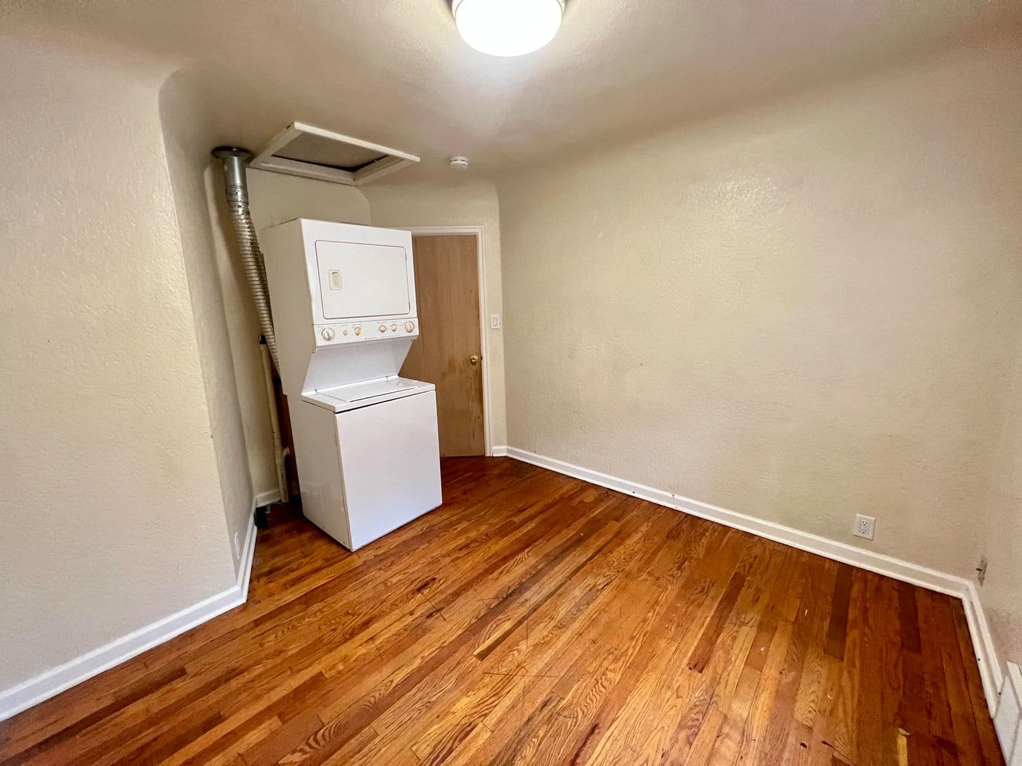 Billings Apartment: 617 & 617 1/2 Grand Ave