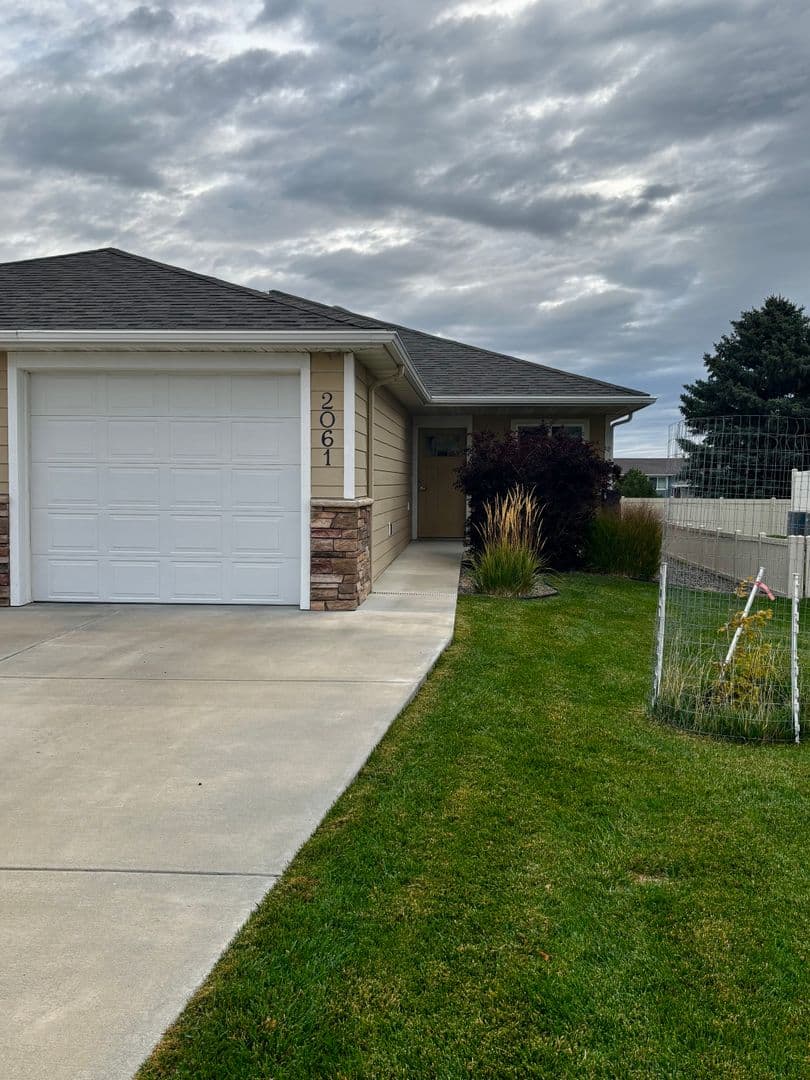 Billings Apartment: 2061-2067 Lake Hills